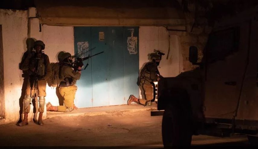 الاحتلال يشن حملة اعتقالات في الضفة والقدس طالت 11 مواطنًا