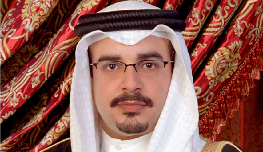 ولي عهد البحرين يتحدث هاتفيا مع وزير 