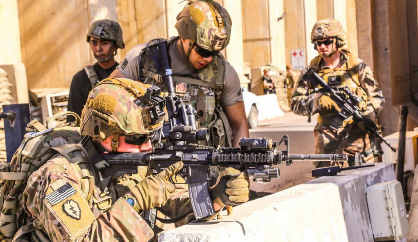 صحيفة بريطانية: القوات الأميركية أخلت مواقع لها بالعراق