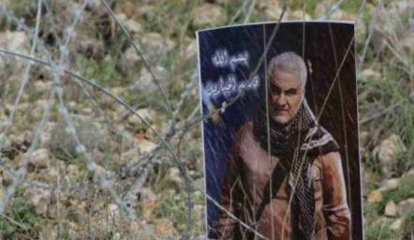 يافطة كبيرة على الحدود اللبنانية وعليها صورة سليماني!