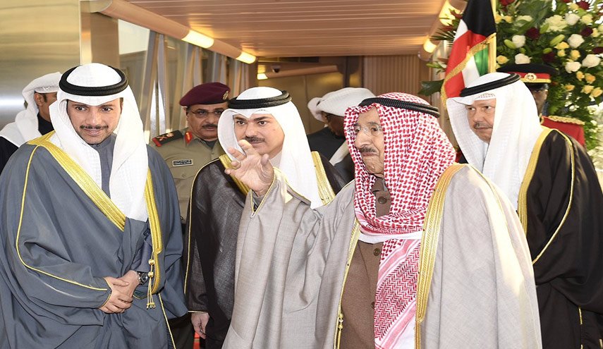 امير الكويت يصل عمان لتقديم العزاء بوفاة السلطان قابوس
