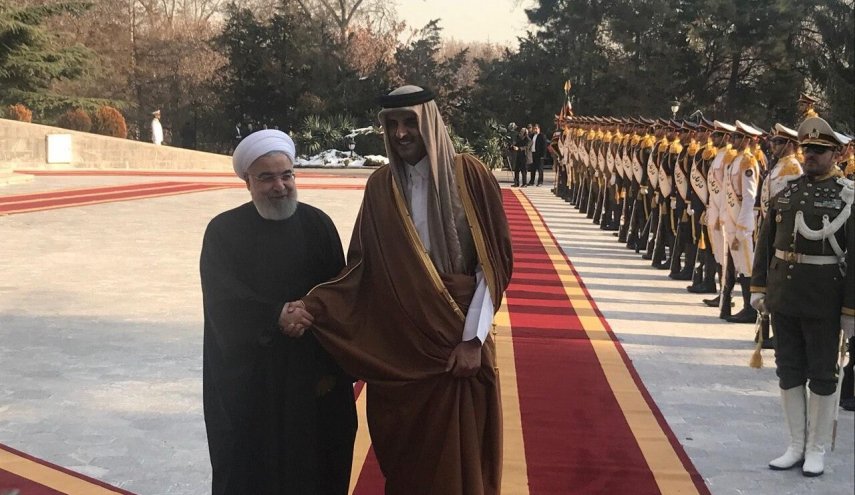 الرئيس روحاني يستقبل امير قطر رسميا