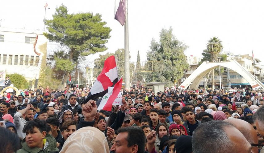 عشائر الحسكة تطالب الاحتلال الأمريكي بمغادرة سوريا فورا 