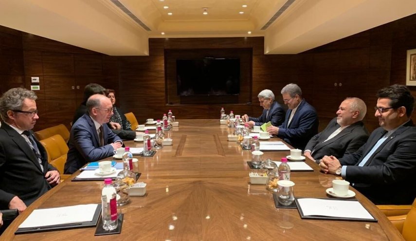 ظريف: تفعيل اوروبا لآلية فض النزاع النووي خطأ استراتيجي