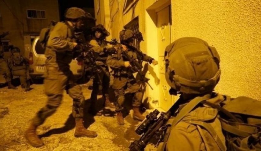 الاحتلال يقتحم رام الله ويطلق قنابل الصوت والغاز بكثافة
