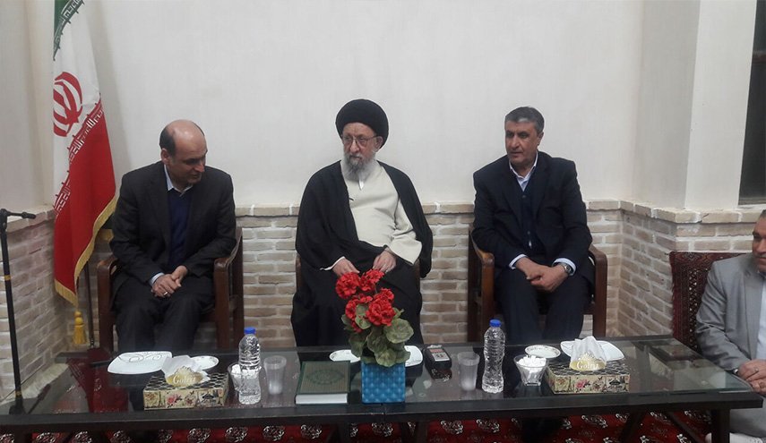 وزير الطرق الايراني يدعو الى تعزيز العلاقات التجارية مع دول بحر قزوين