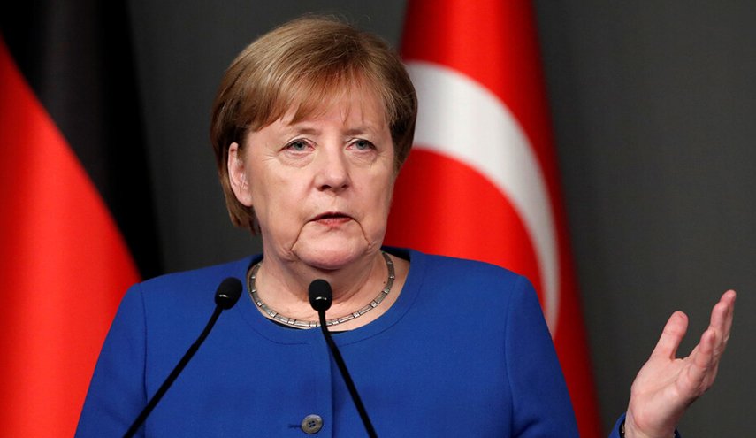 ميركل: حدة القتال في ليبيا تراجعت وعلى حفتر الالتزام بالهدنة
