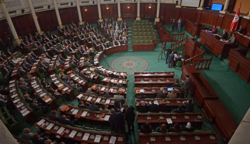 برلمان تونس يبحث التدخل العسكري في ليبيا
