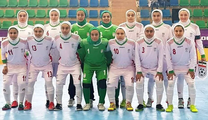 تتويج منتخب فتيات ايران بكأس 