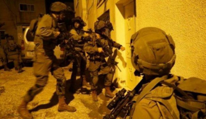 قوات الاحتلال تعتقل شابين في جنين