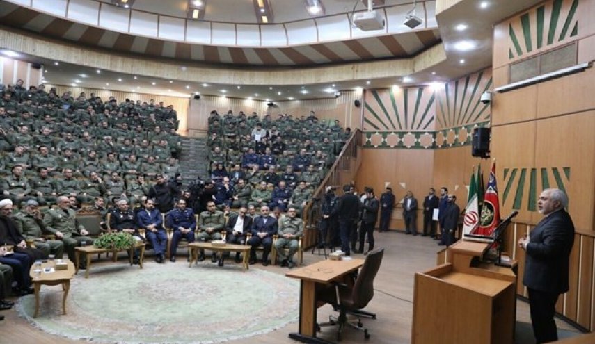 ظريف: التطورات تجري لصالحنا وعلى حساب القوى السلطوية
