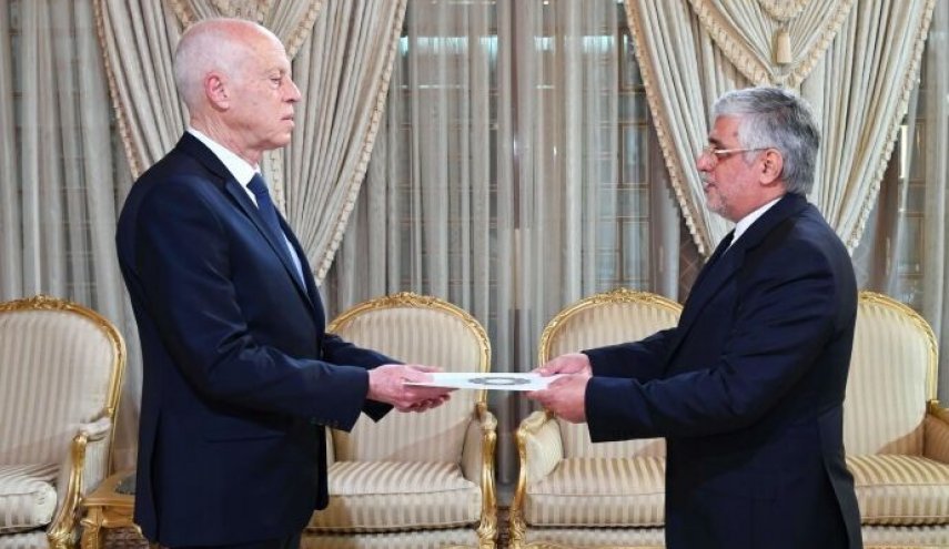 السفير الايراني الجديد يقدم اوراق اعتماده للرئيس التونسي 