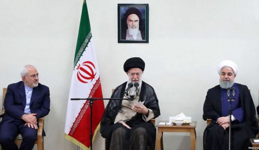 أميركا تطالب تويتر بحذف حسابات آية الله خامنئي وظريف !