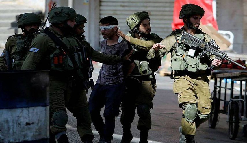 16 معتقلًا بالضفة والقدس والاحتلال يستولي على الأموال