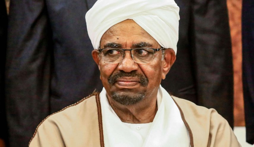 3 عوامل تحدد موقف السودان من تسليم البشير للجنائية الدولية