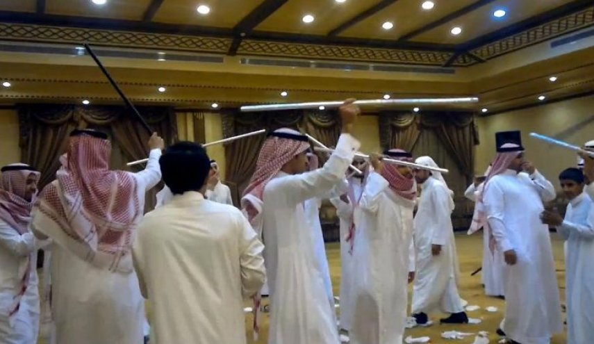 فتاة سعودية تتزوج بأمر قضائي بعد 10 سنوات من العضل