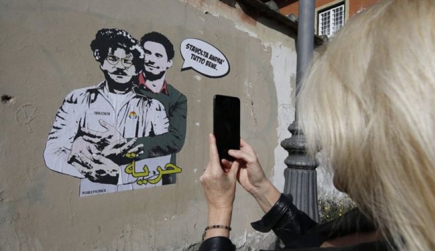 رسم جدارية بالقرب من سفارة مصر في روما تضامنا مع ناشط حقوقي معتقل