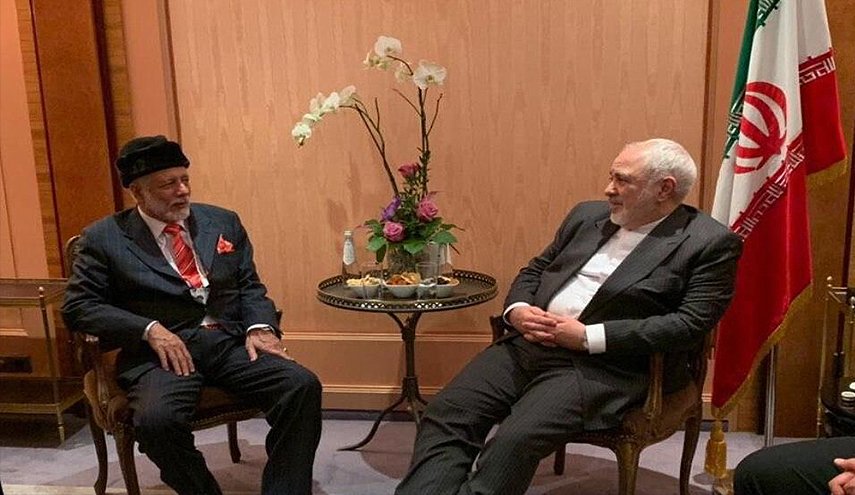ظريف يلتقي بن علوي بميونخ ويتباحثان حول قضايا المنطقة