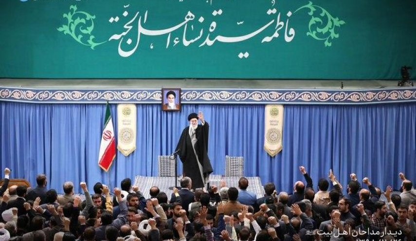 قائد الثورة يستقبل جمعا من المنشدين الدينيين 