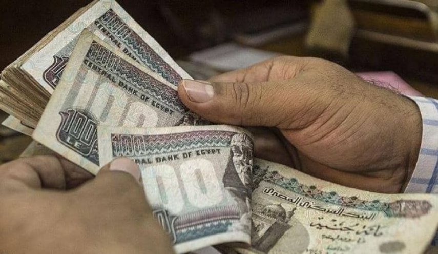 ارتفاع تحويلات المصريين بالخارج إلى ملياري دولار في نوفمبر 2019
