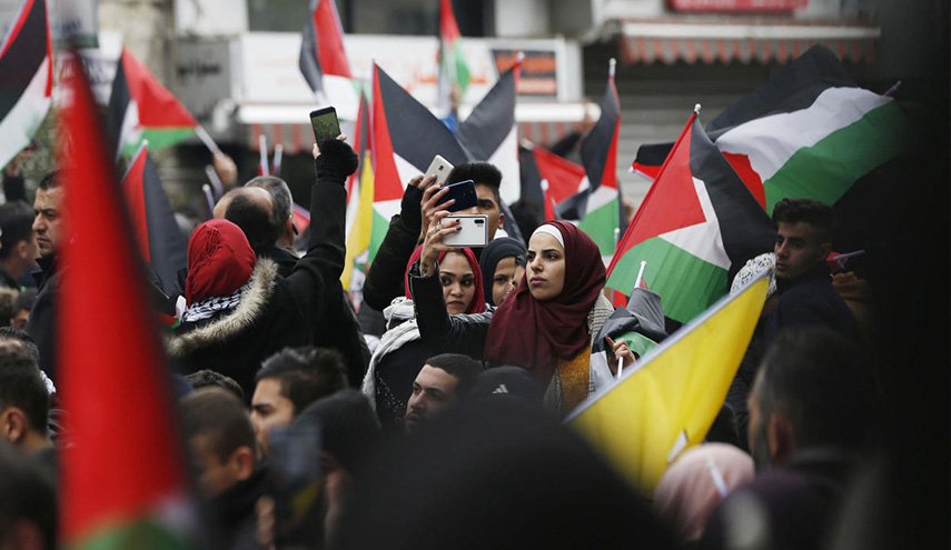 صحيفة: السلطة تمنع المظاهرات ضد الصفقة