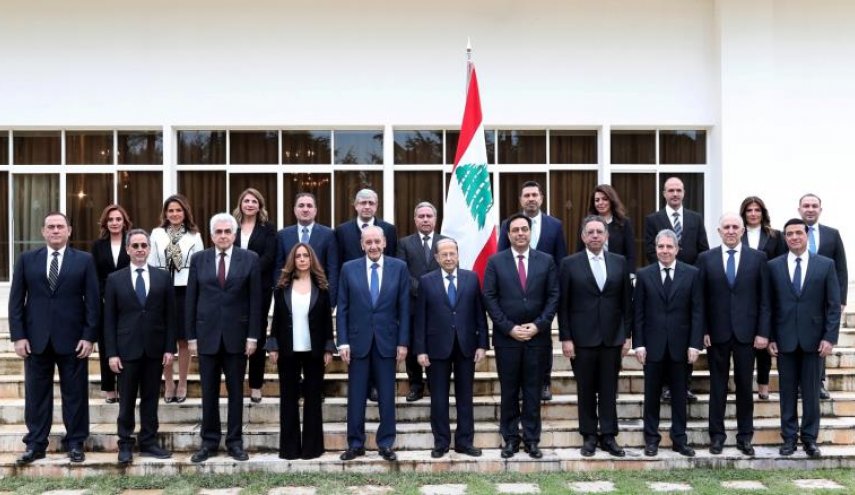 الحكومة تحت مجهر المراقبة الإقليمية والدولية