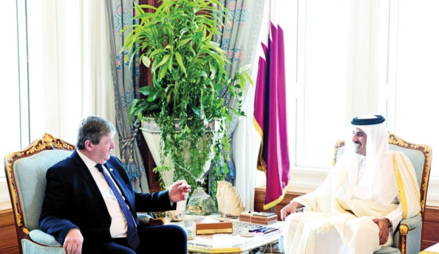 امير قطر يستقبل وفدا من البرلمان البريطاني
