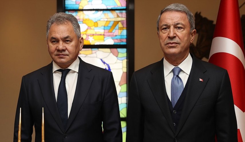 وزيرا الدفاع الروسي والتركي يبحثان الوضع في إدلب السورية