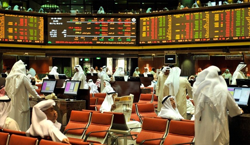 خبراء: دول خليجية ستبيع أسهما مليارية من ثرواتها السيادية