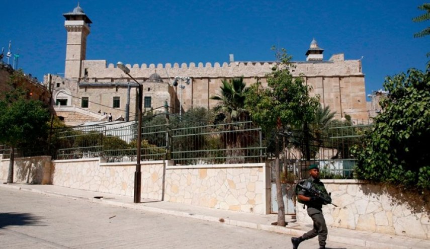 فلسطينيون يتفاعلون مع ذكرى مذبحة الحرم الإبراهيمي 