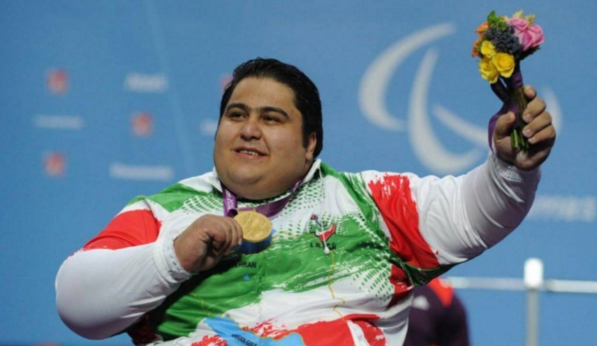 وفاة بطل العالم في رفع الأثقال الايراني 