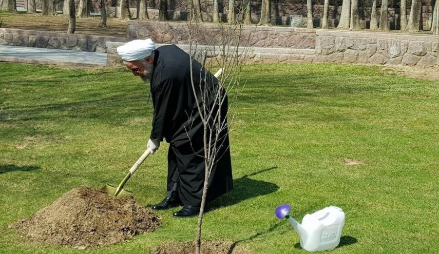 الرئيس روحاني يؤكد الاهمية الفائقة للتشجير والحفاظ على الاشجار