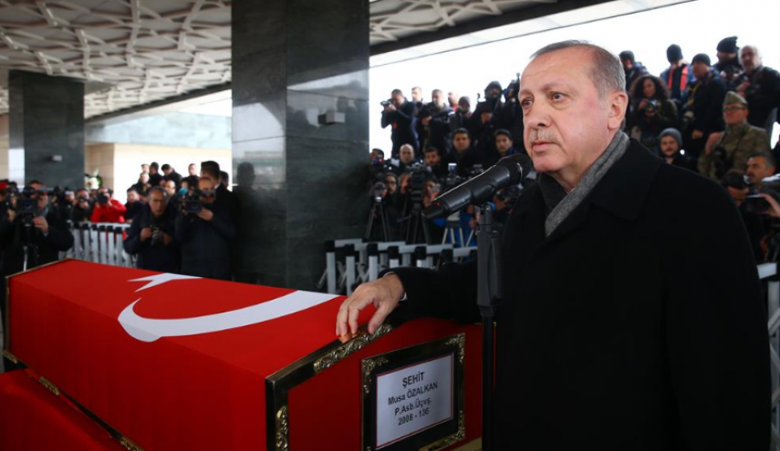 خبير عسكري يهاجم أردوغان..ويروي 'قصة أحمق' والفخ القاتل