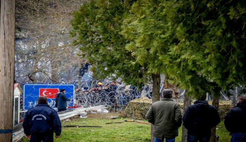 إحصائية يونانية لأعداد اللاجئين خلال 12 ساعة