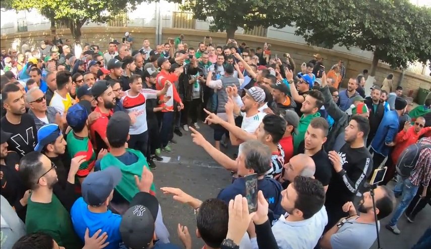 الجزائر..تواصل الحراك الشعبي في الجمعة الـ55 + فيديو
