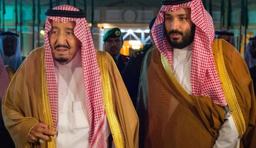 ماذا يعني ظهور الملك سلمان بالتزامن مع اعتقال شقيقه 'الخائن'؟