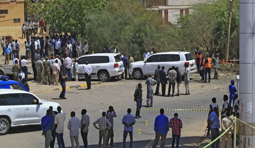 السودان يهدد بالحسم وتفكيك النظام القديم+صورة