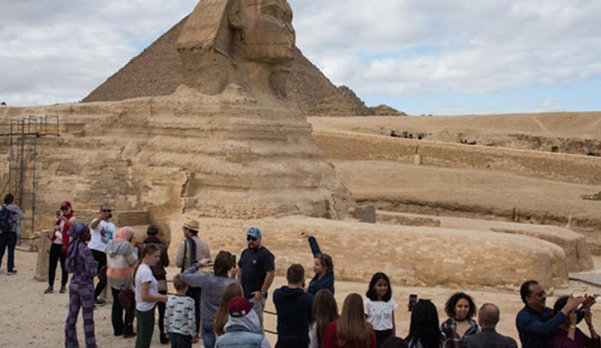 سائحون إيطاليون يطالبون البقاء في مصر رغم تفشي كورونا!