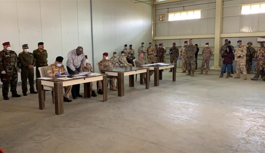 بالصور... العراق يتسلم قاعدة كركوك من التحالف