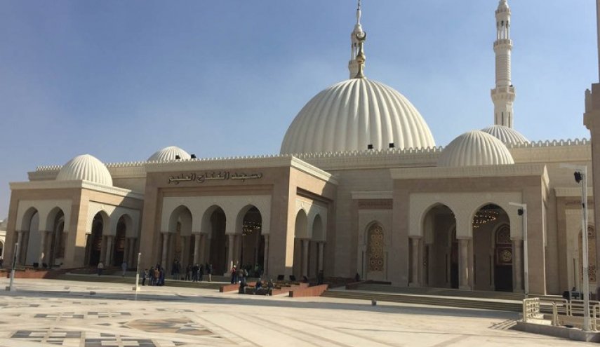 ايقاف إمام مسجد اصر على إقامة الصلاة في مصر