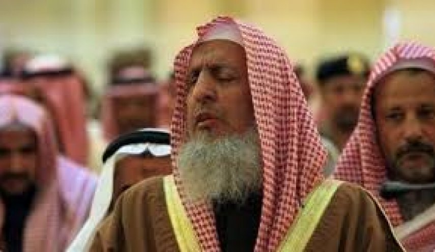 المفتي السعودي: السخرية من أوامر الملك حول كورونا اثم!