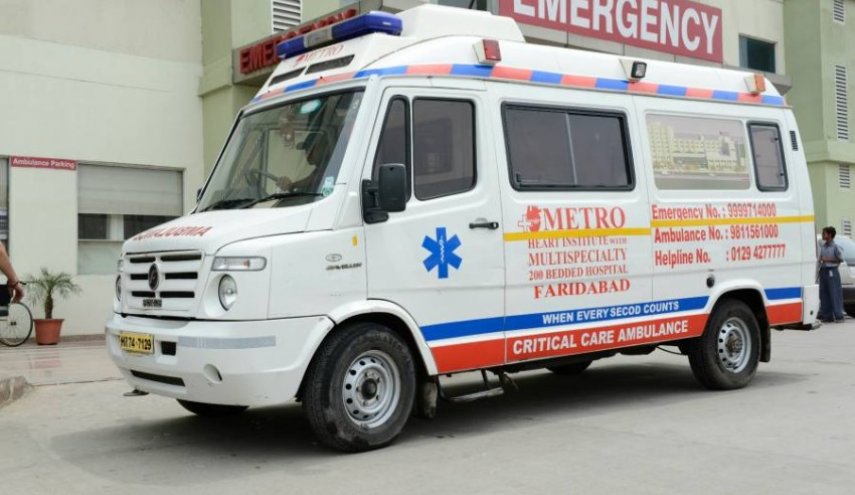 في أيام كورونا.. هندي يتظاهر بالموت للعودة إلى دياره