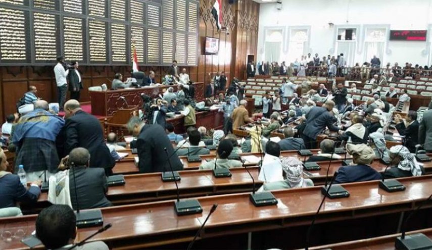 مجلس النواب اليمني يحتج على السماح بالرحلات الجوية إلى اليمن
