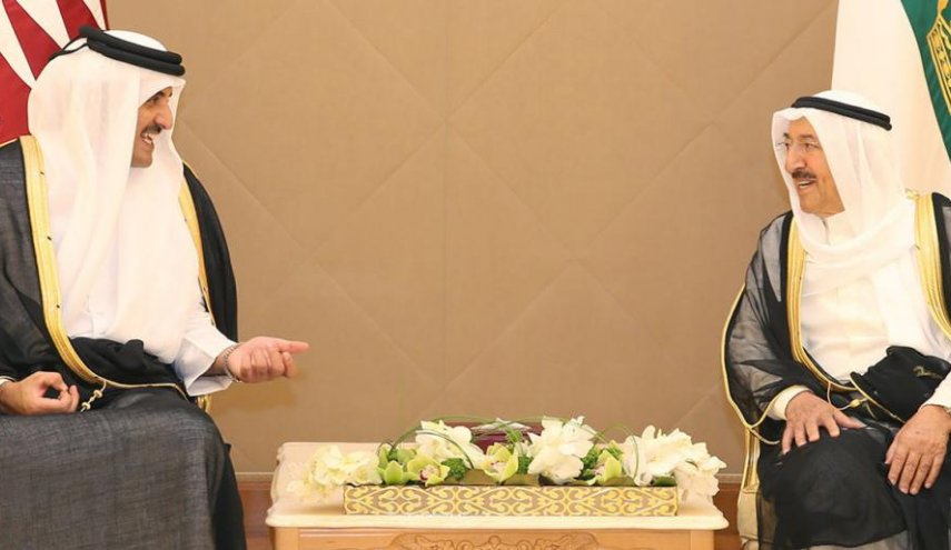 اتصال بين أميرَي قطر والكويت يبحث التعاون بمكافحة كورونا