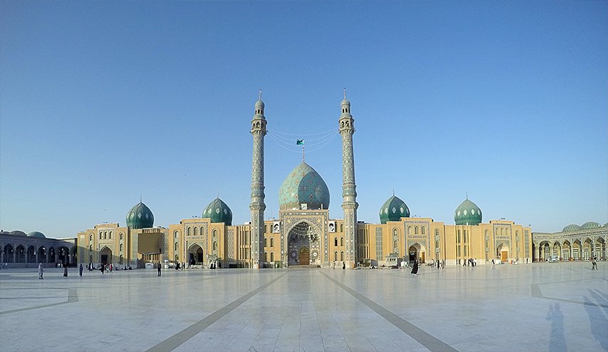 أيا قمرَ الماضينَ دُمتَ ضياءا