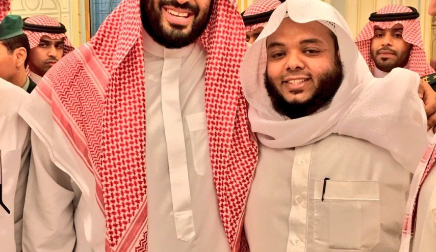 'معتقلي الرأي': الداعية البيشي يكبل بالسلاسل ويتعرض للإهانات