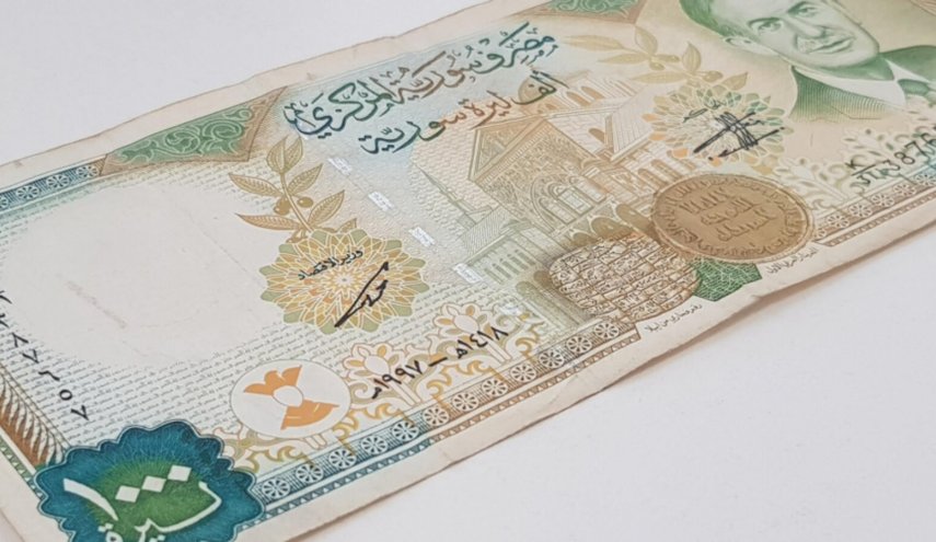 مئة ألف ليرة سورية لمن تعطلت أعمالهم بسبب كورونا
