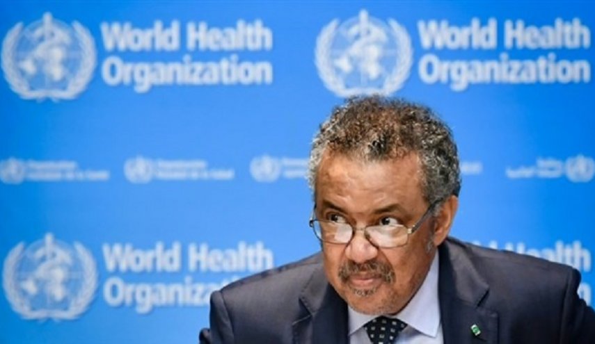 زعماء أفارقة يلتفون حول مدير 