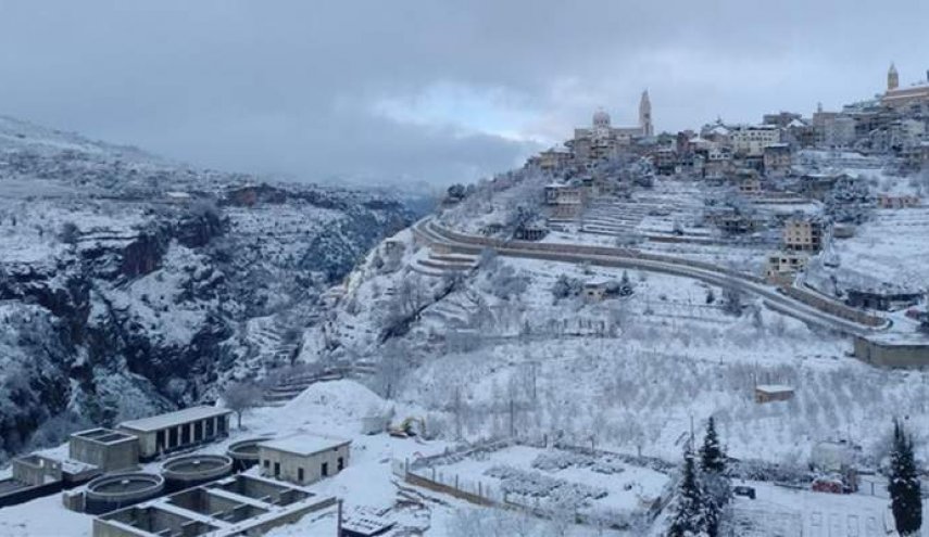 بدء تنفيذ قرار عزل بلدة بشري في شمال لبنان 