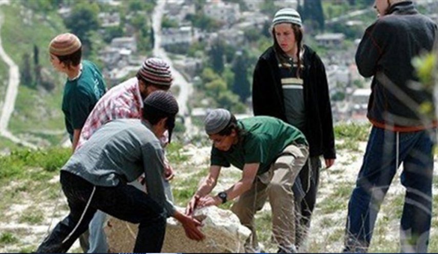  المستوطنون يسابقون الزمن بالاعتداء على الفلسطينيين